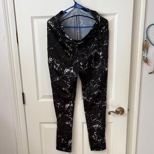 POP Fit Black and White Marble Leggings